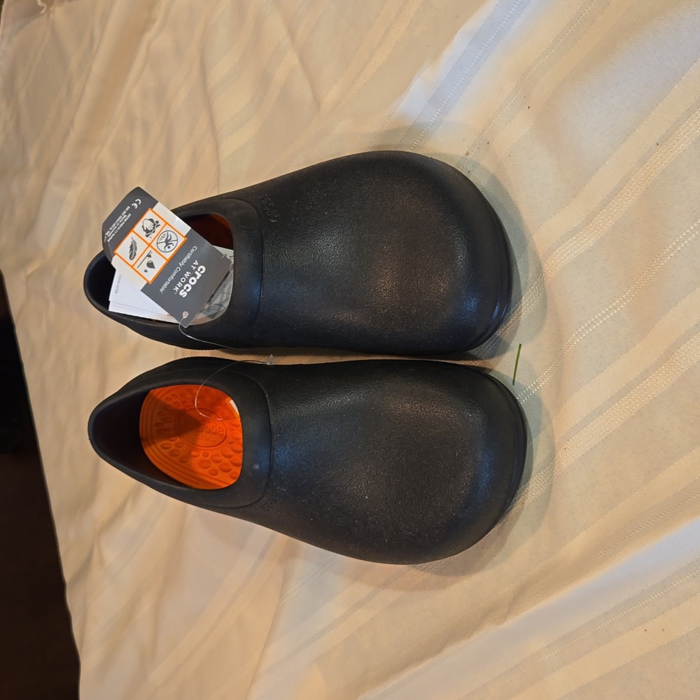 Crocs slip on